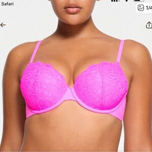 SKIMS hot pink everyday t shirt Bra - nwt sold out